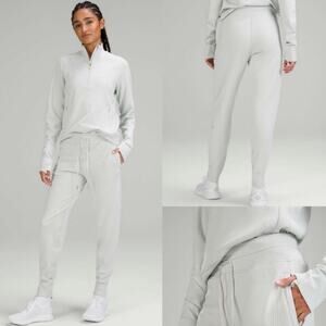 Lululemon Engineered Warmth Relaxed Fit Jogger In Vapor / White